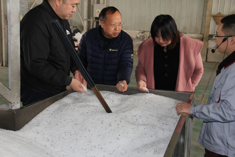 三门峡市陕州区水利局张局长，自来水公司赵总经理等人莅临陕西SBOBET利记官网实业公司考察指导工作