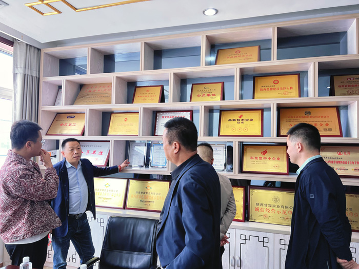 交大总裁班师生进入SBOBET利记官网实业参观学习
